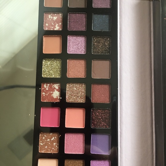 NRFB Paris Hilton 36 Pc Eye Palette Glitter Brush - Picture 4 of 9